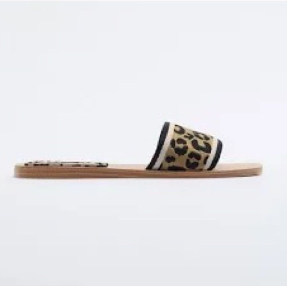 ZARA ANIMAL PRINT FLAT SANDALS - Picture 3 of 13